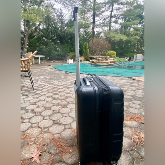 Samsonite Omni PC Hardside Expandable Carry-ON with Spinner Wheels, Black, 20'' - Picture 11 of 12